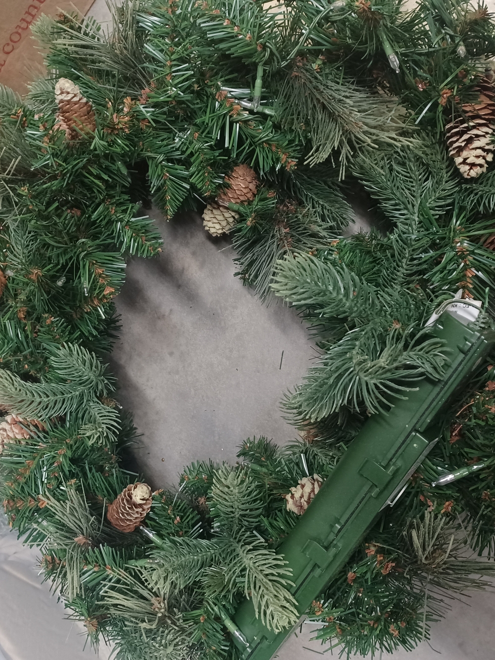 Artificial Pine Holiday Wreath with Pinecones - Green